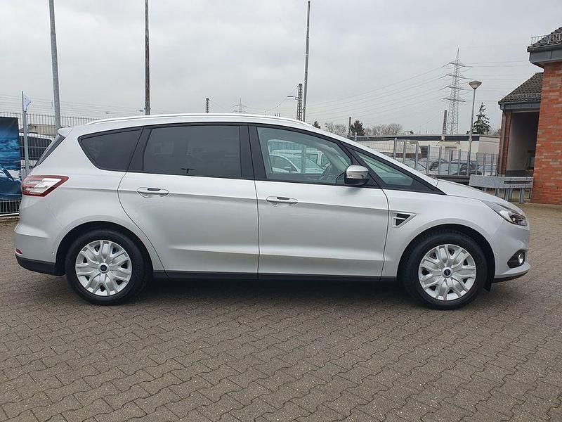Gebraucht Ford S-MAX S 160 PS (117 kW) 2015 Silber Van / Kleinbus