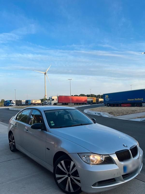 Gebraucht BMW 320 150 PS (110 kW) 2006 Grau Limousine