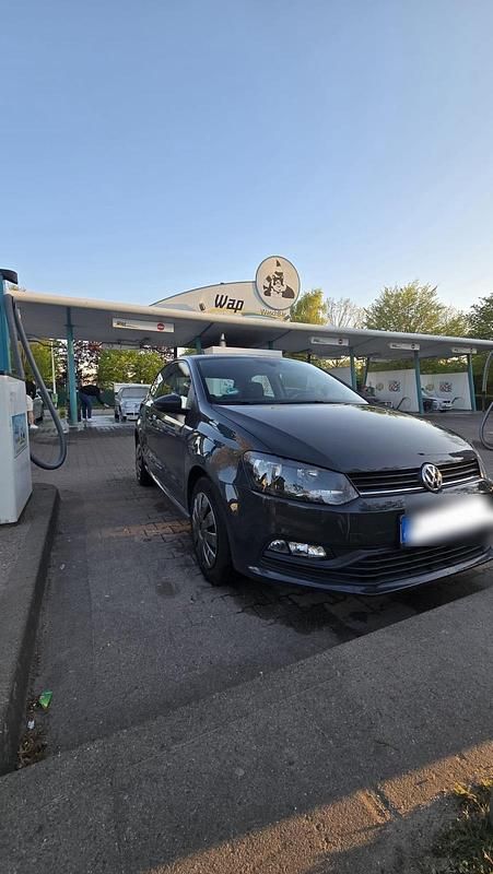 Gebraucht VW Polo Trendline 75 PS (55 kW) 2016 Grau Limousine