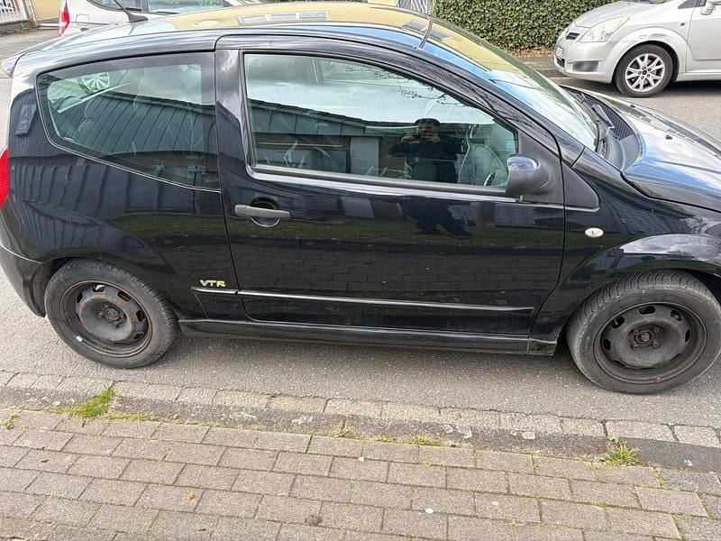 Second-hand Citroën C2 73 CP (53 kW) 2007 Negru Hatchback