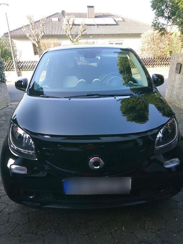 Schwarz Gebraucht 2015 Smart ForFour Kleinwagen | 6.499 € (Fairer Preis) - Bild 1/4