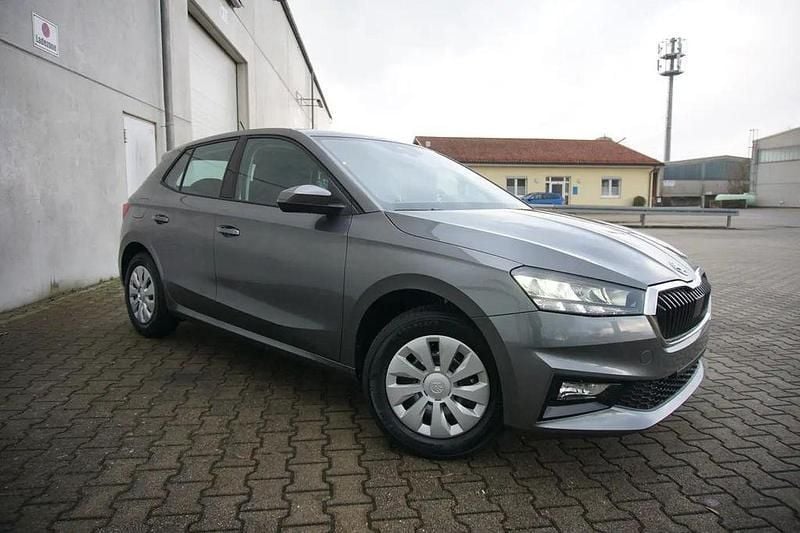Graphitegrau metallic Neu 2025 Skoda Fabia Selection Limousine | 17.950 € (Guter Preis) - Bild 1/4