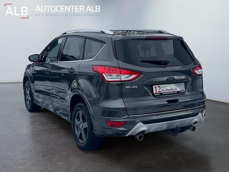 Gebraucht Ford Kuga Individual 179 PS (131 kW) 2015 Grau SUV
