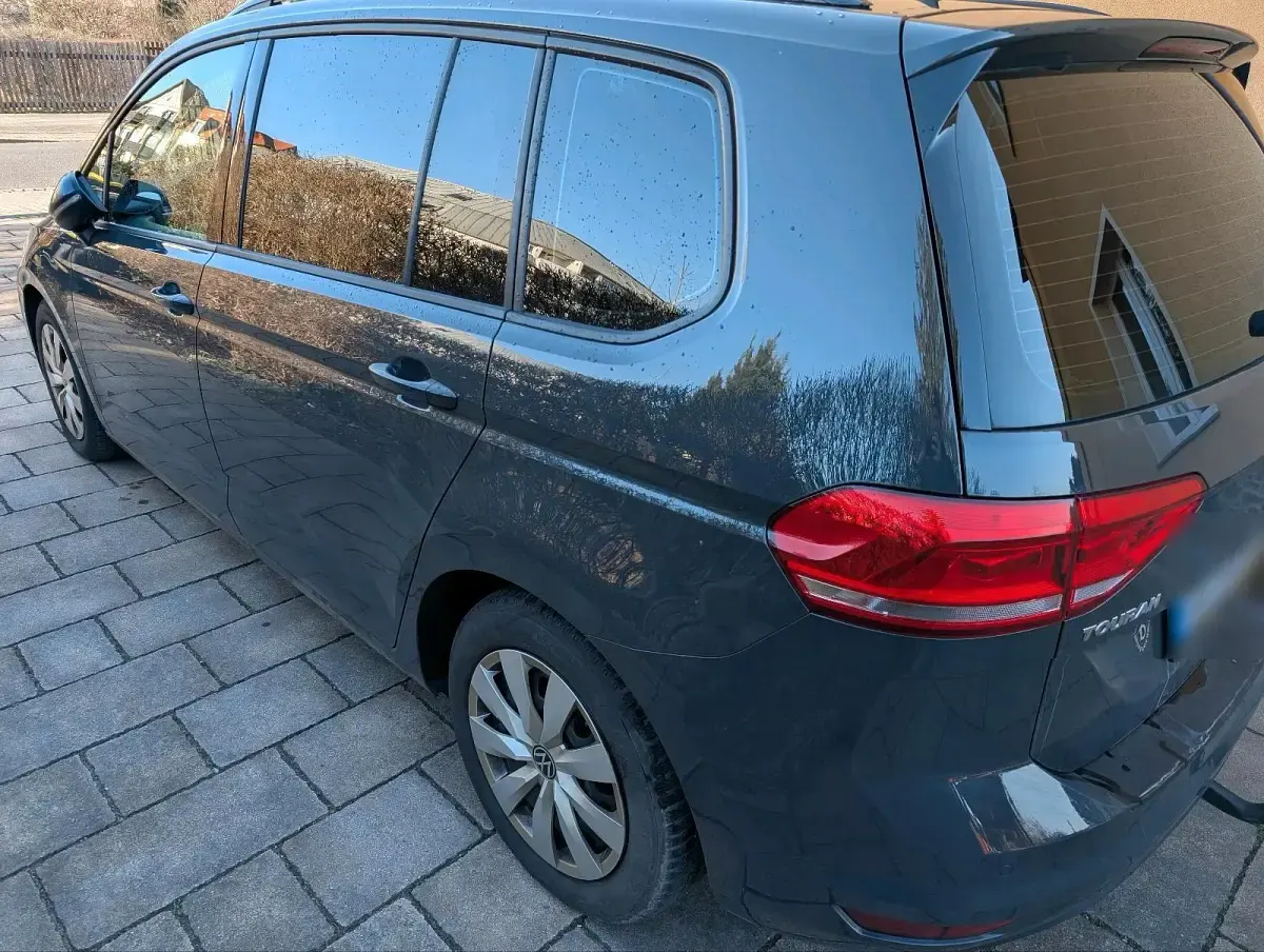 Gebraucht VW Touran 116 PS (85 kW) 2020 Grau Van / Kleinbus