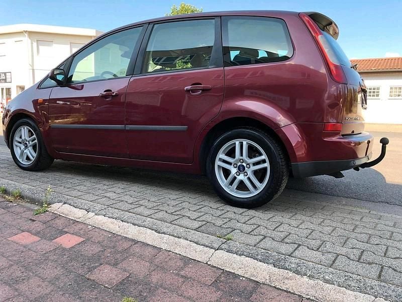Rot Gebraucht 2006 Ford Focus Kombi | 1.499 € (Superpreis) - Bild 1/4
