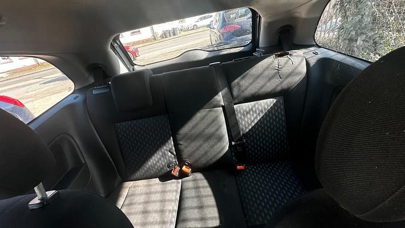 Gebraucht Ford Fiesta 70 PS (51 kW) 2006 Grau Kleinwagen