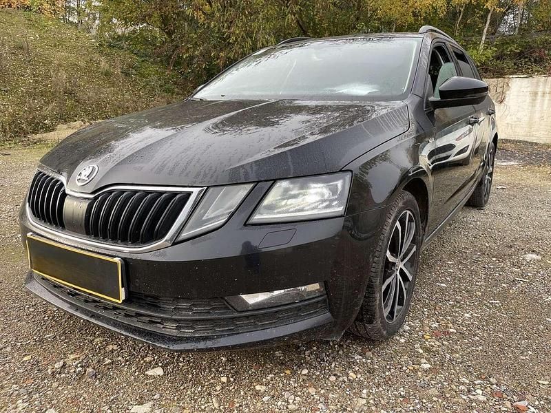 Cerna magic/black magic Gebraucht 2019 Skoda Octavia Soleil Kombi | 11.990 € (Guter Preis) - Bild 1/4