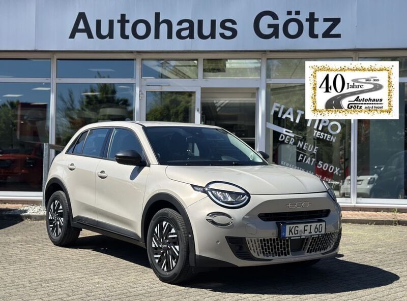 Beige Gebraucht 2024 Fiat 600 SUV | 26.990 € (Etwas zu teuer) - Bild 1/4