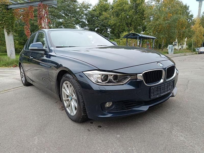 Gebraucht BMW 320 Performance 184 PS (135 kW) 2012 Blau Limousine