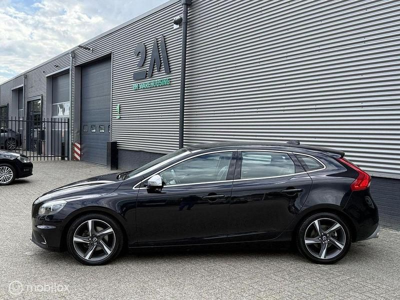 Gebraucht Volvo V40 R-Design 114 PS (83 kW) 2013 Schwarz Kombi