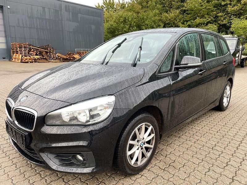 Schwarz Gebraucht 2017 BMW 218 Gran Tourer Advantage Van / Kleinbus | 9.200 € (Superpreis) - Bild 1/4