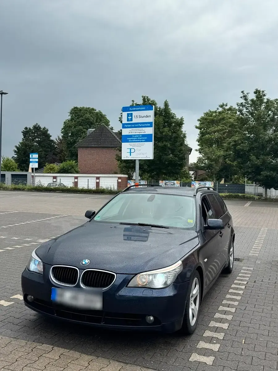 Gebraucht BMW 530 235 PS (172 kW) 2008 Blau Kombi