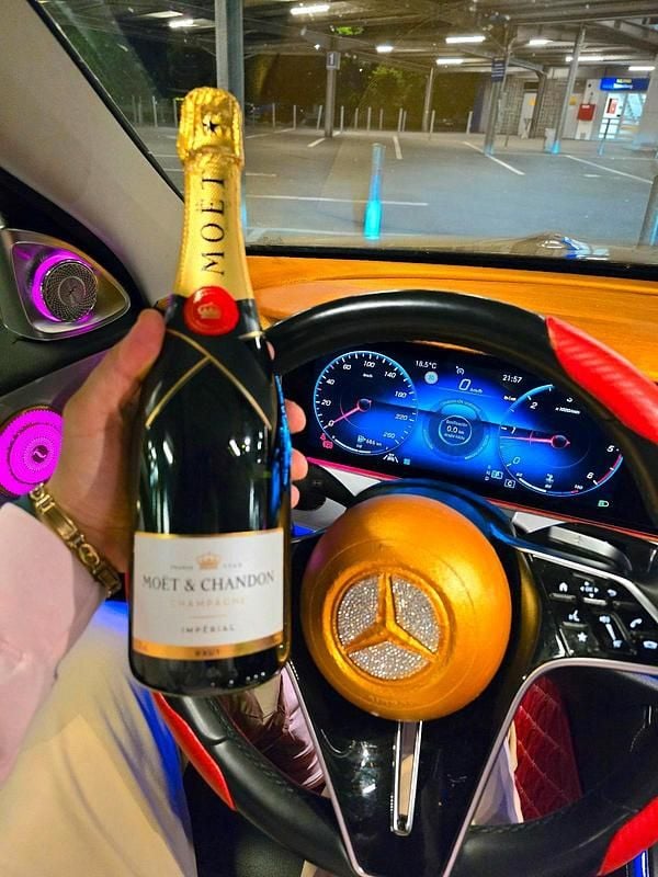 Silber Gebraucht 2023 Mercedes E200 Limousine | 25.000 € (Superpreis) - Bild 1/4