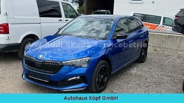 Blau metallic Gebraucht 2020 Skoda Scala Monte Carlo Kleinwagen | 22.399 € (Teuer) - Bild 1/4