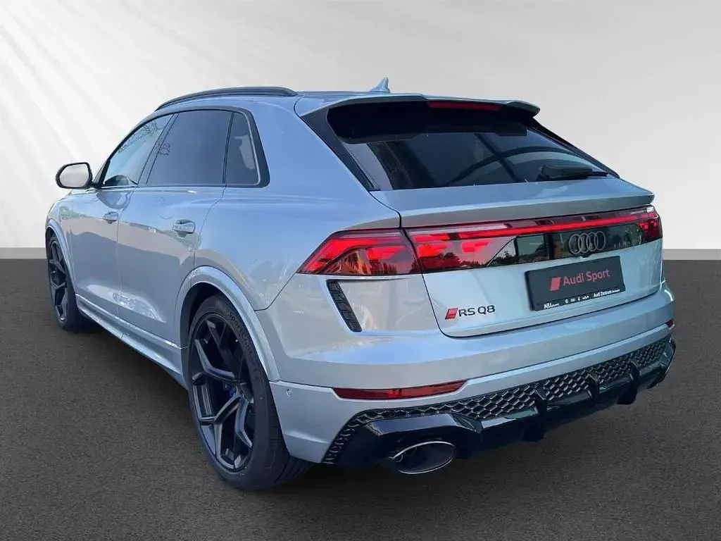 Neu Audi RS Q8 Performance 640 PS (470 kW) 2026 Silber SUV