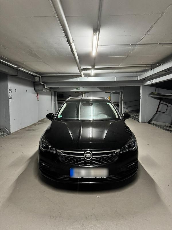 Schwarz Gebraucht 2017 Opel Astra Limousine | 4.000 € (Guter Preis) - Bild 1/4
