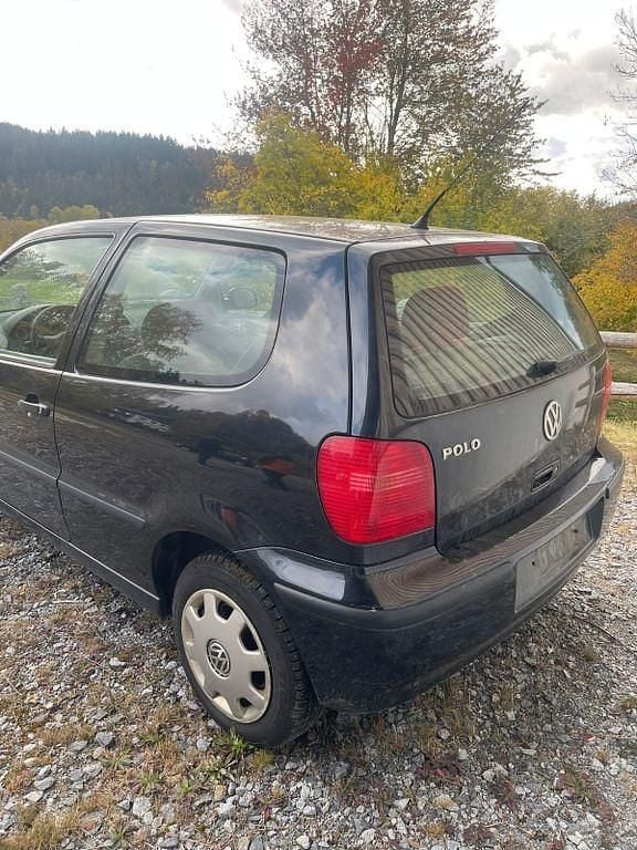 Gebraucht VW Polo 50 PS (36 kW) 2001 Schwarz Kleinwagen