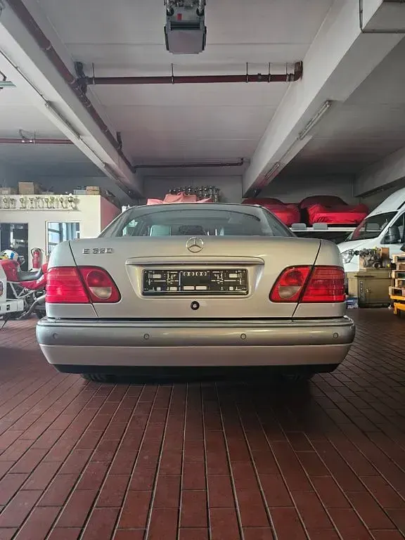 Gebraucht Mercedes 320 224 PS (164 kW) 1997 Silber Limousine