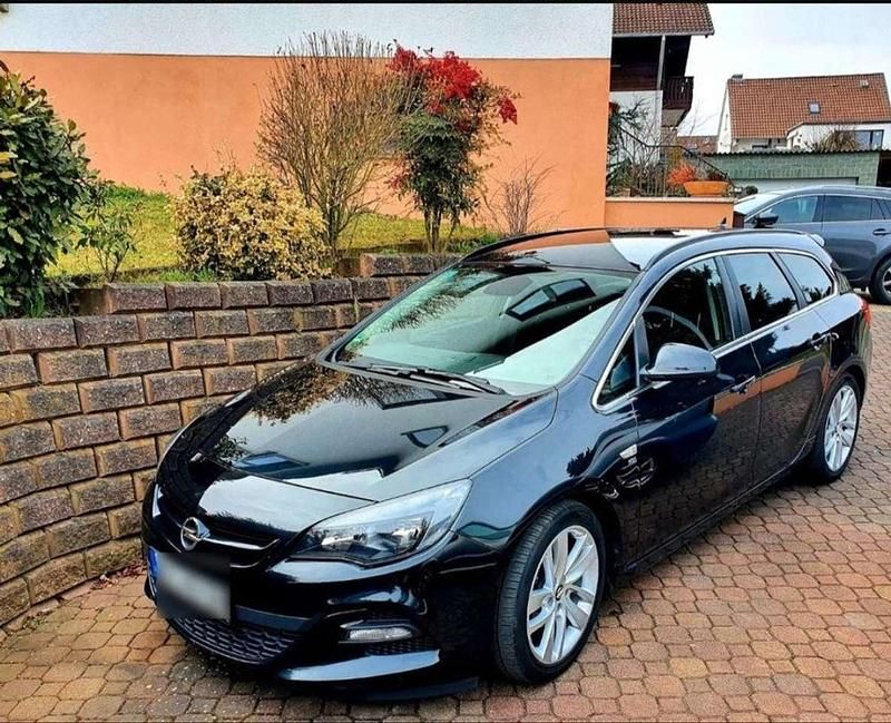 Schwarz Gebraucht 2015 Opel Astra OPC Kombi | 6.190 € (Etwas zu teuer) - Bild 1/4