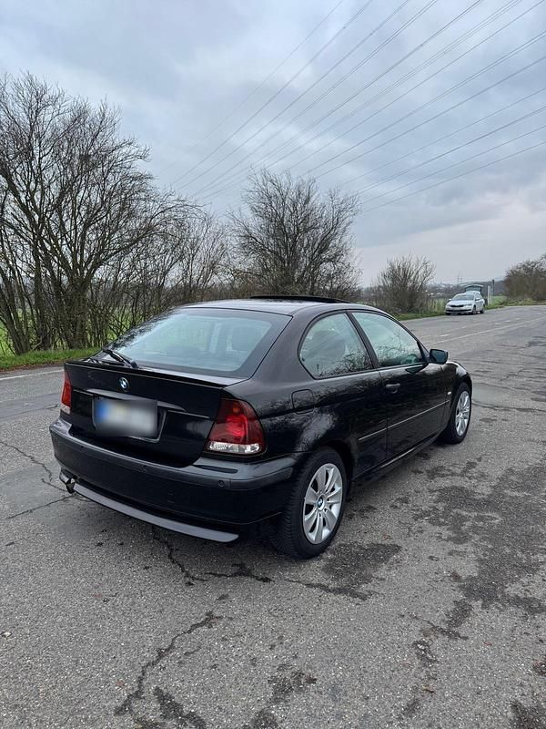 Gebraucht BMW 316 115 PS (84 kW) 2003 Schwarz Coupé