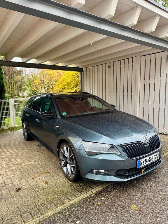 Grau Gebraucht 2019 Skoda Superb SportLine Kombi | 27.500 € (Guter Preis) - Bild 1/4