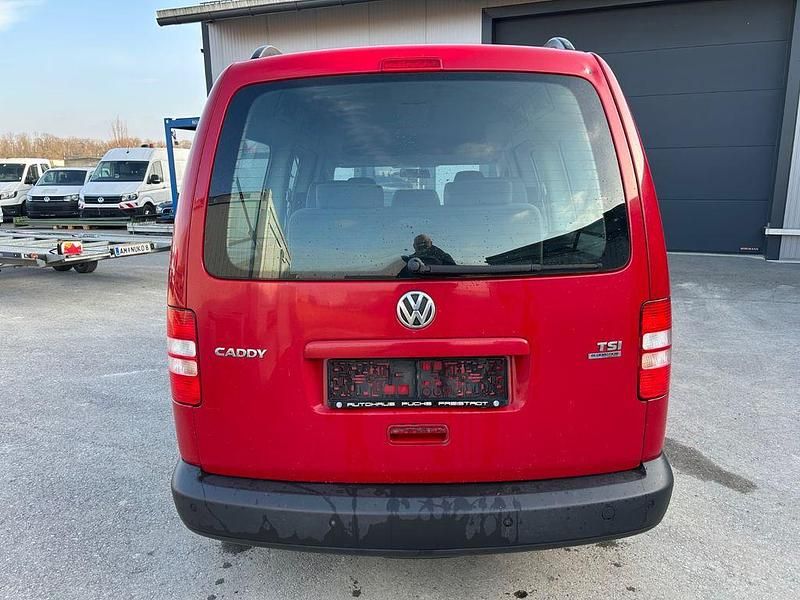 Gebraucht VW Caddy Trendline 105 PS (77 kW) 2013 Rot Van / Kleinbus