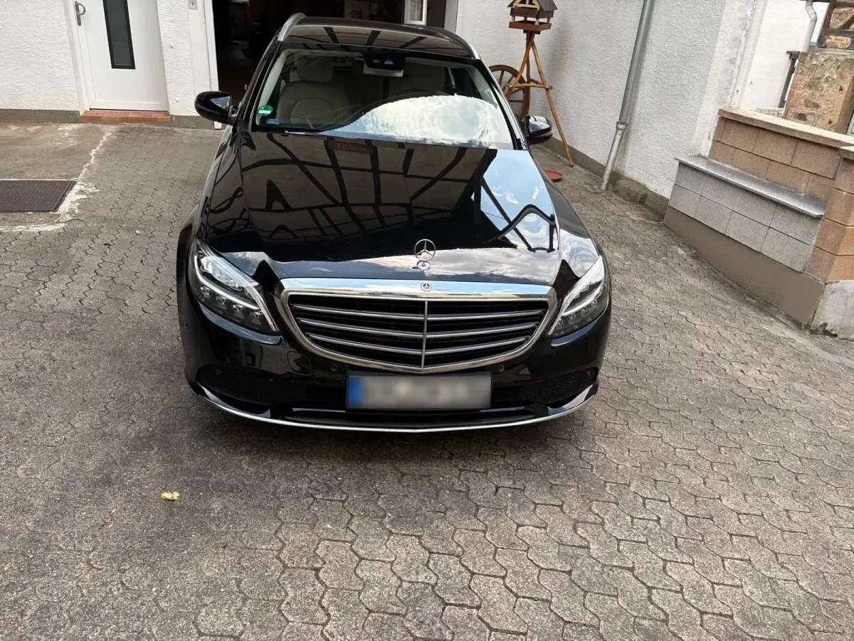 Gebraucht Mercedes C200 150 PS (110 kW) 2019 Schwarz Limousine