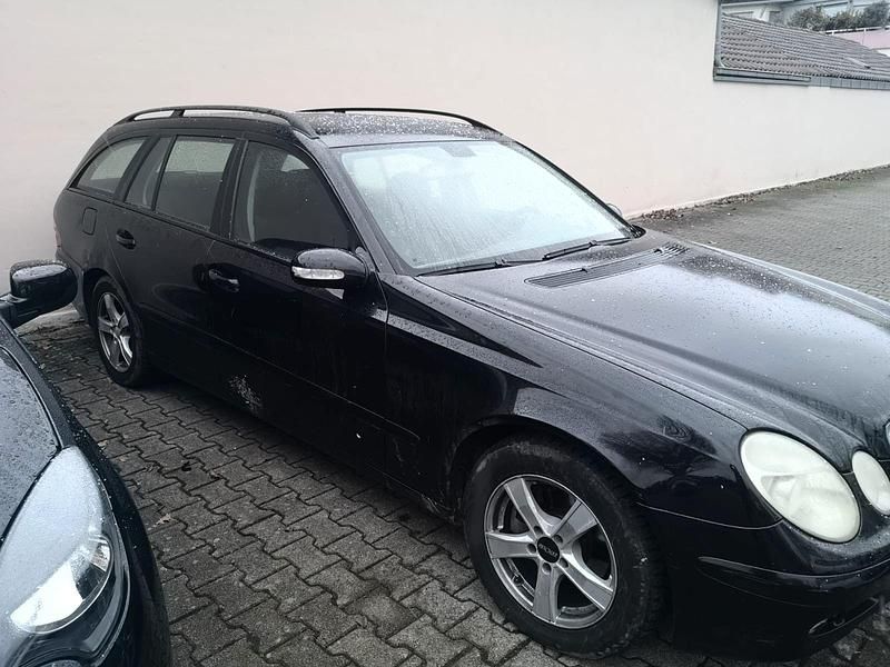 Gebraucht Mercedes E280 Classic 190 PS (139 kW) 2005 Schwarz Kombi