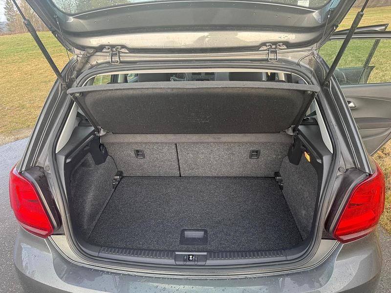 Gebraucht VW Polo 90 PS (66 kW) 2015 Grau Kleinwagen