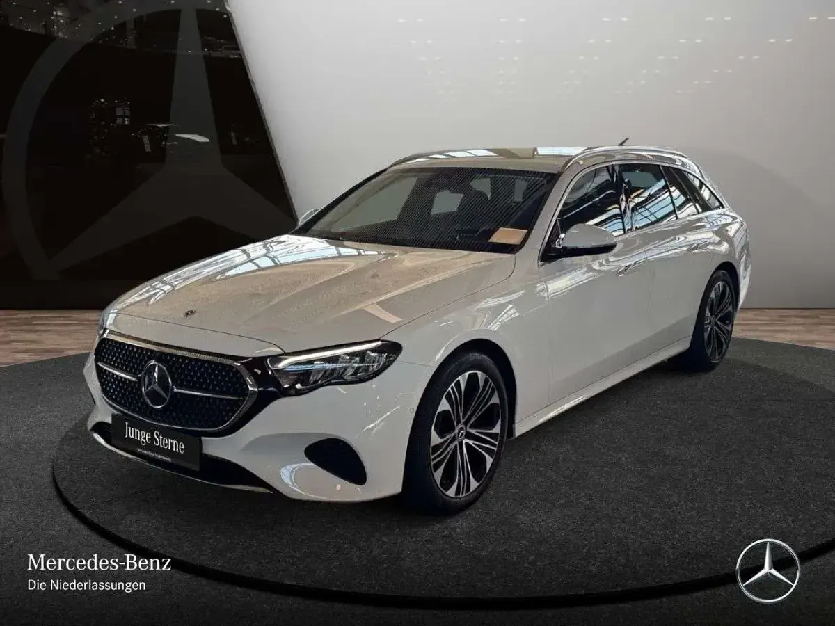 Gebraucht Mercedes E220 Advanced 197 PS (144 kW) 2025 Weiß Limousine