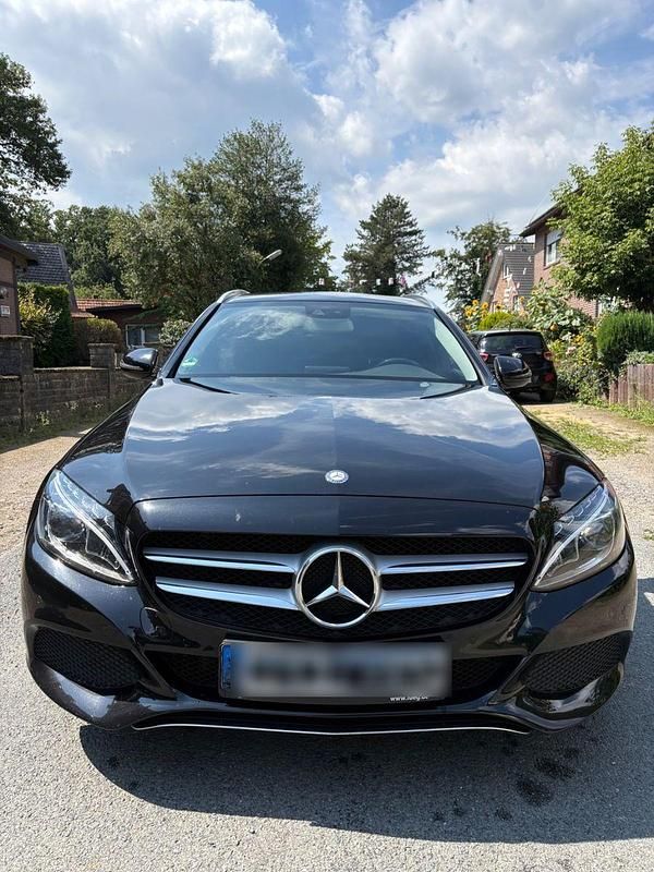 Gebraucht Mercedes C180 156 PS (114 kW) 2016 Schwarz Kombi