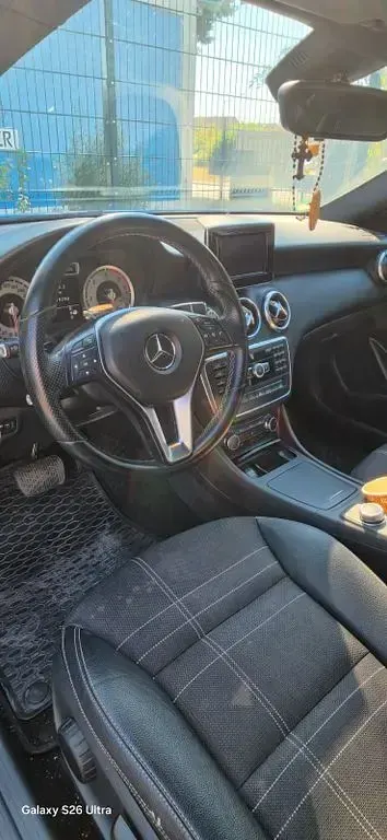 Gebraucht Mercedes A180 Urban 109 PS (80 kW) 2012 Blau Kleinwagen