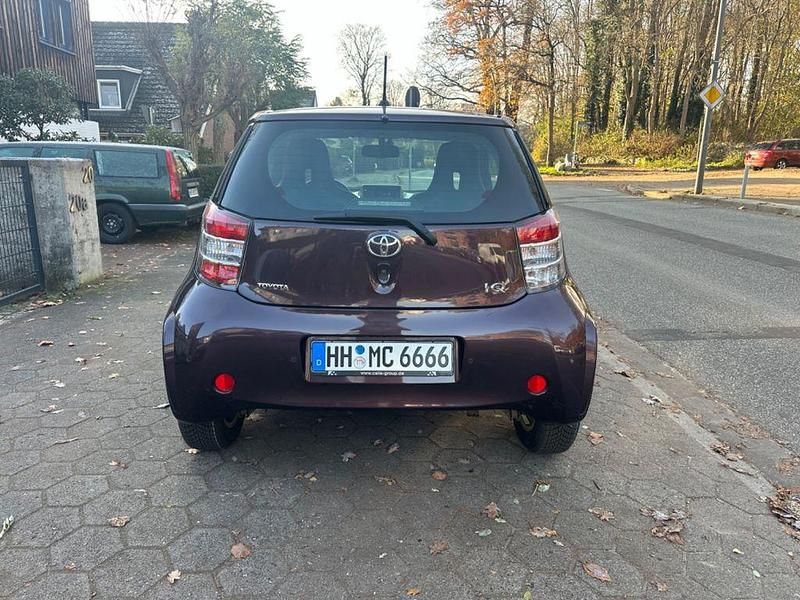Gebraucht Toyota iQ 90 PS (66 kW) 2009 Violett Kleinwagen