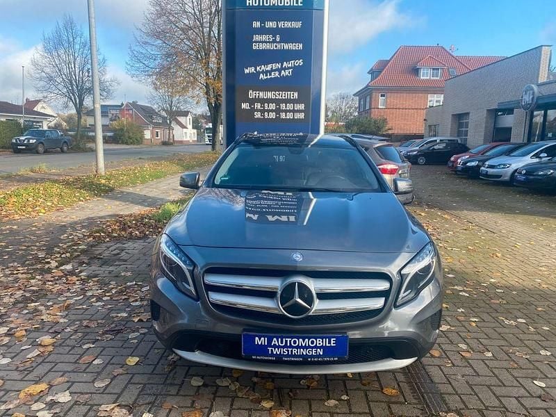 Gebraucht Mercedes GLA220 170 PS (125 kW) 2015 Grau SUV