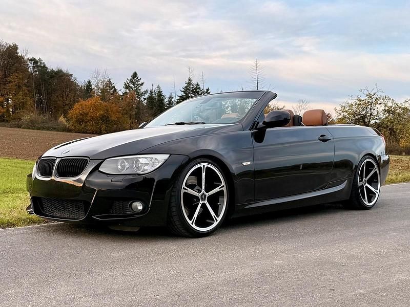 Schwarz Gebraucht 2011 BMW 330 Cabriolet M Sport Cabrio | 17.999 € (Fairer Preis) - Bild 1/4