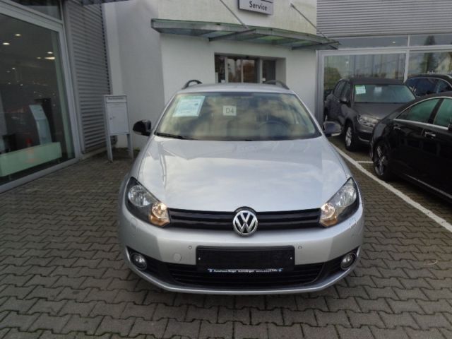 Gebraucht VW Golf VII Match 105 PS (77 kW) 2013 Silber metallic Kombi