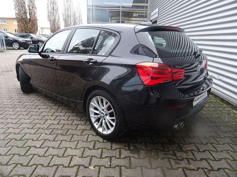 Gebraucht BMW 120 Advantage 184 PS (135 kW) 2019 Saphirschwarz met. Kleinwagen