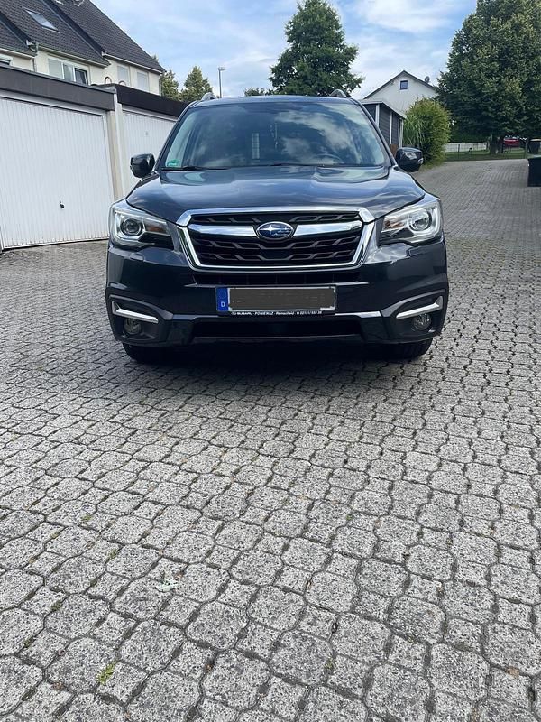 Grau Gebraucht 2016 Subaru Forester SUV | 15.999 € (Fairer Preis) - Bild 1/4