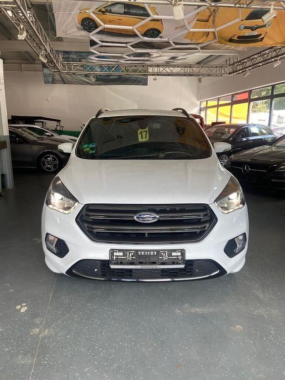 Weiß Gebraucht 2018 Ford Kuga ST-Line SUV | 11.950 € (Guter Preis) - Bild 1/4