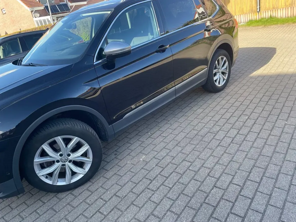 Gebraucht VW Tiguan Allspace United 150 PS (110 kW) 2020 Schwarz SUV