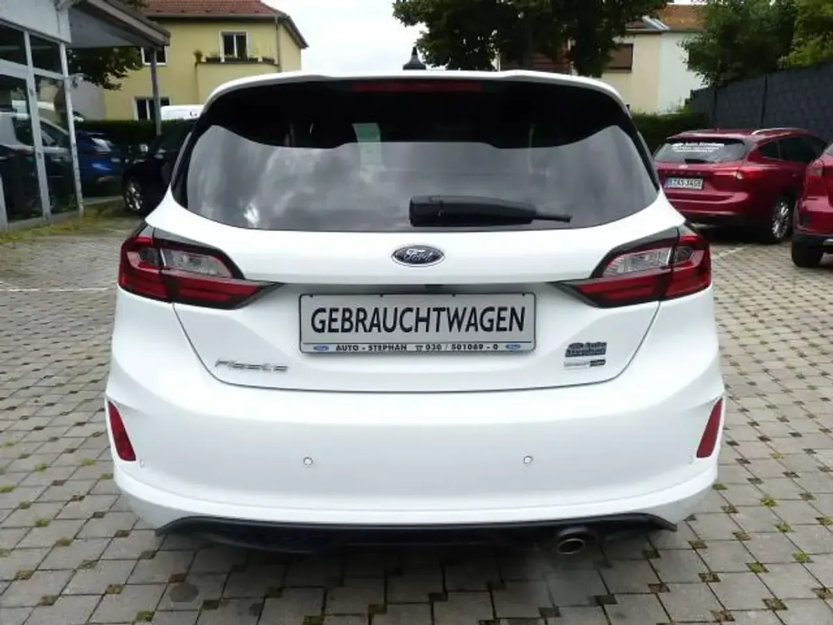 Gebraucht Ford Fiesta ST-Line 155 PS (114 kW) 2022 Frostweiß Kleinwagen