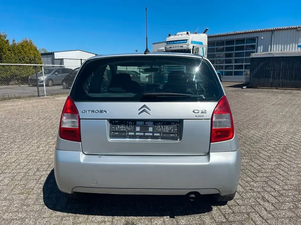 Gebraucht Citroën C2 Tonic 60 PS (44 kW) 2009 Silber Kleinwagen