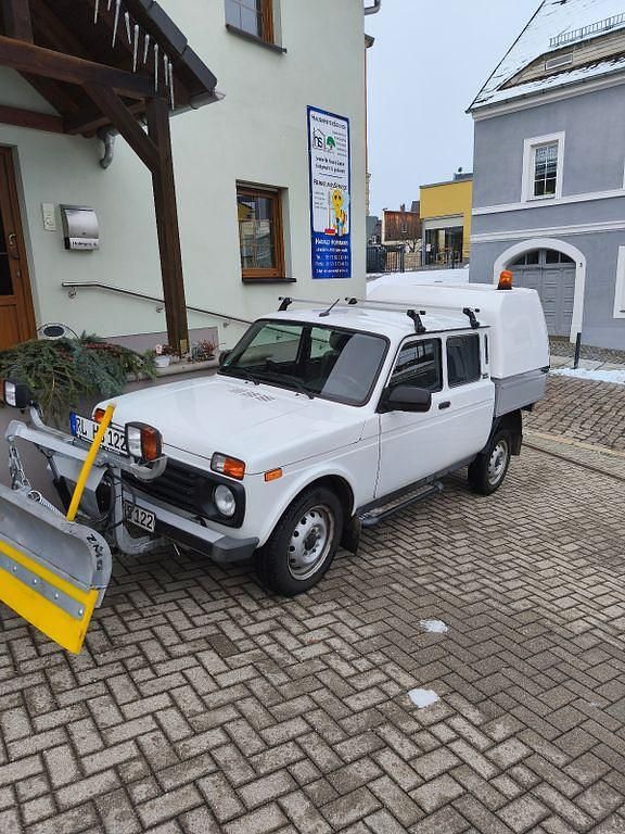 Gebraucht Lada niva 83 PS (61 kW) 2021 Weiß SUV