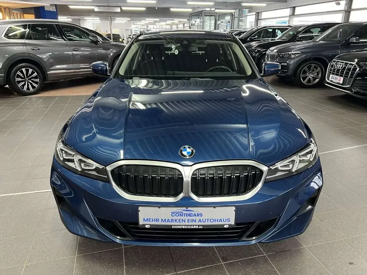 Gebraucht BMW 320 190 PS (139 kW) 2023 Blau Kombi