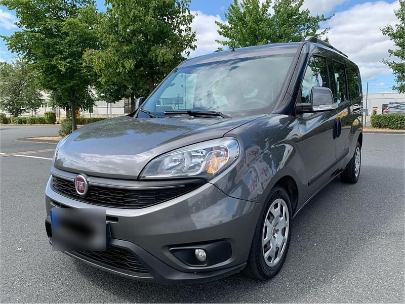 Grau Gebraucht 2017 Fiat Doblò Van / Kleinbus | 4.950 € (Fairer Preis) - Bild 1/4