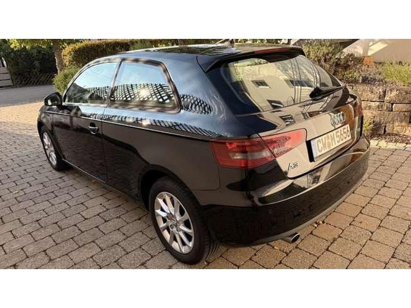 Gebraucht Audi A3 Attraction 105 PS (77 kW) 2014 Phantomschwarz Limousine