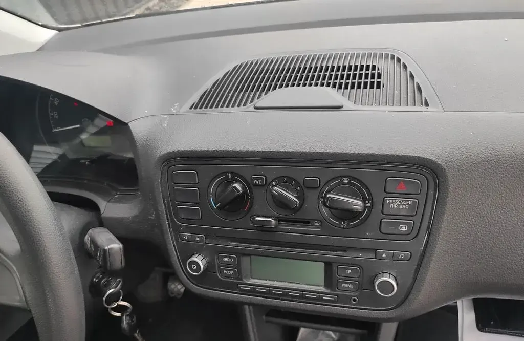 Gebraucht Skoda Citigo Active 60 PS (44 kW) 2015 Silber Kleinwagen