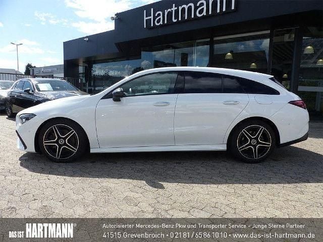 Gebraucht 2023 Mercedes CLA200 Shooting Brake Kombi | 36.380 € (Teuer) - Bild 1/4