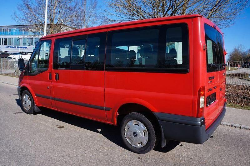 Gebraucht Ford Transit Trend 86 PS (63 kW) 2011 Rot Van / Kleinbus