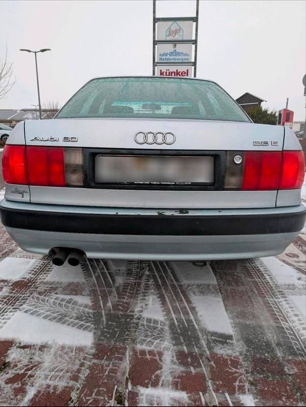 Usata Audi 80 Basis 174 CV (127 kW) 1992 Argento Berlina
